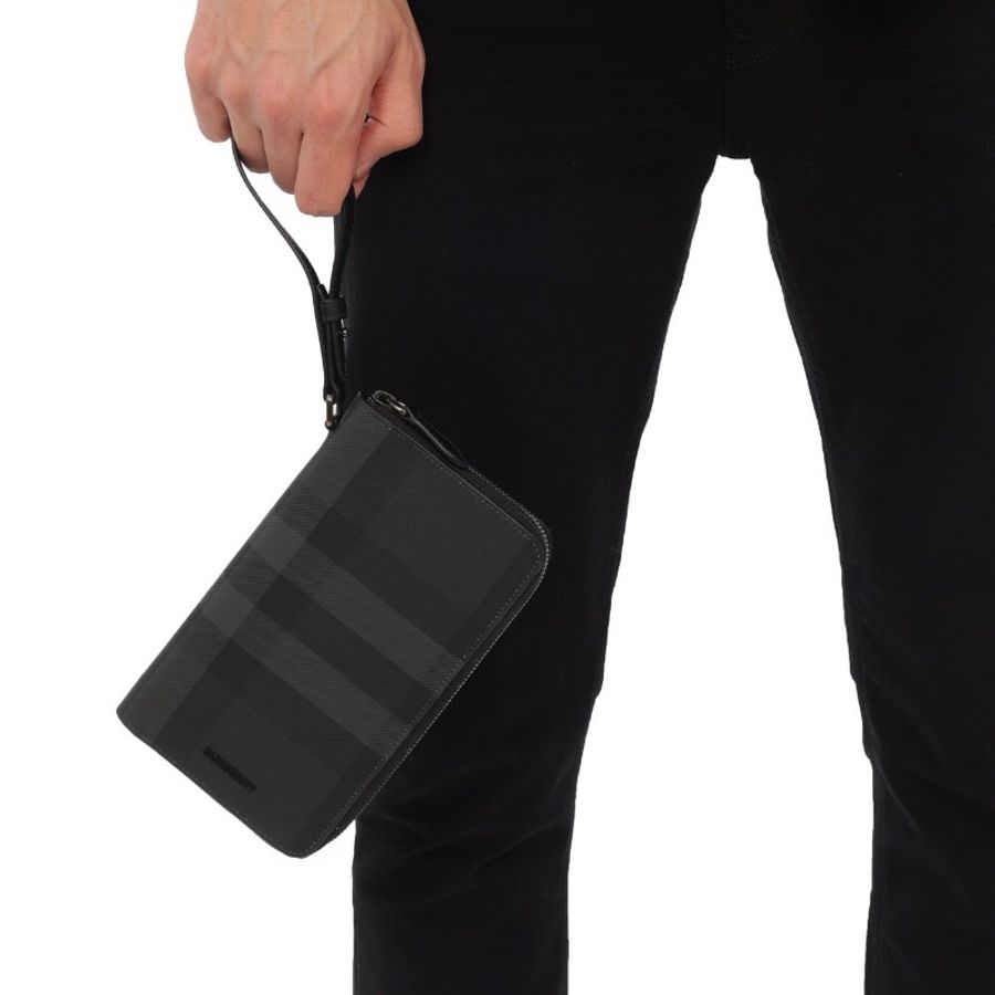 Burberry long wallet 8066839-4