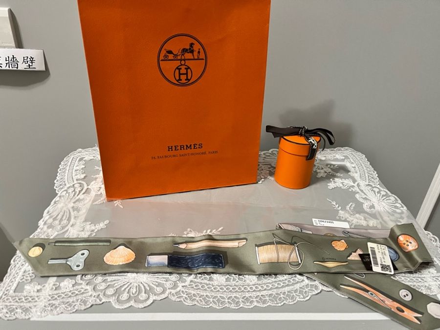 HERMÈS 愛馬仕《全新》Twilly In The Pocket 雙面絲巾|法國製|附原廠盒裝-9