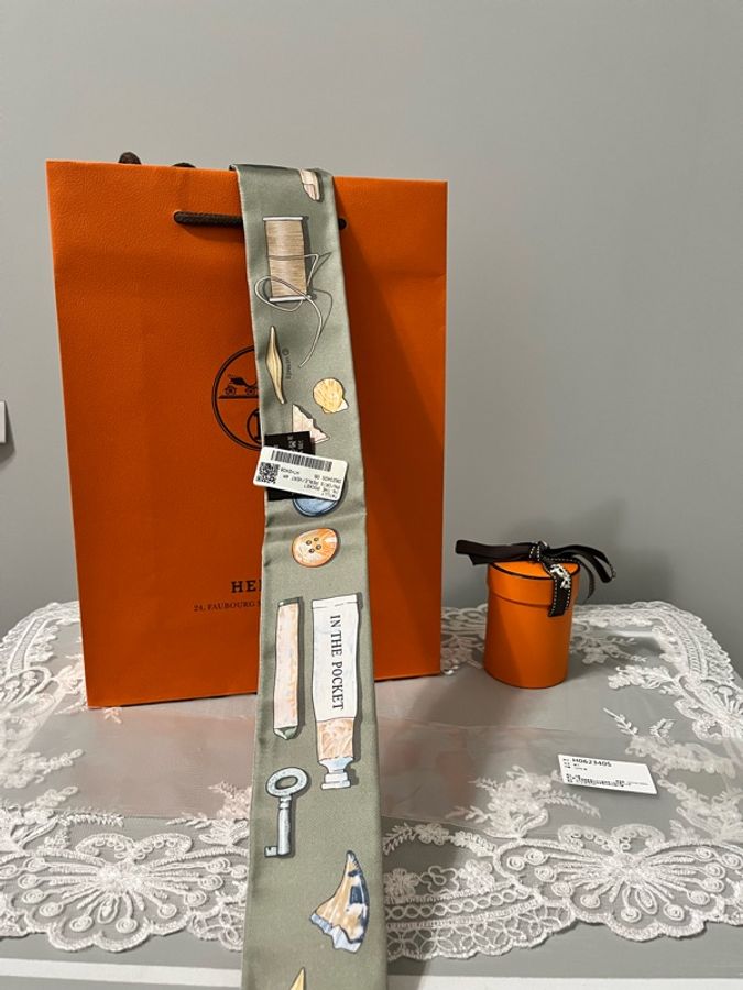 HERMÈS 愛馬仕《全新》Twilly In The Pocket 雙面絲巾|法國製|附原廠盒裝-13