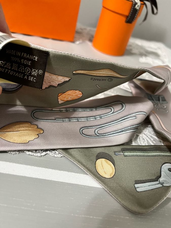 HERMÈS 愛馬仕《全新》Twilly In The Pocket 雙面絲巾|法國製|附原廠盒裝-26