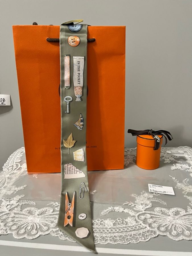 HERMÈS 愛馬仕《全新》Twilly In The Pocket 雙面絲巾|法國製|附原廠盒裝-32
