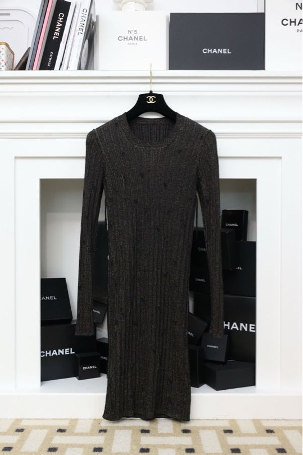 Chanel 11年黑金圆领紧身连衣裙-6