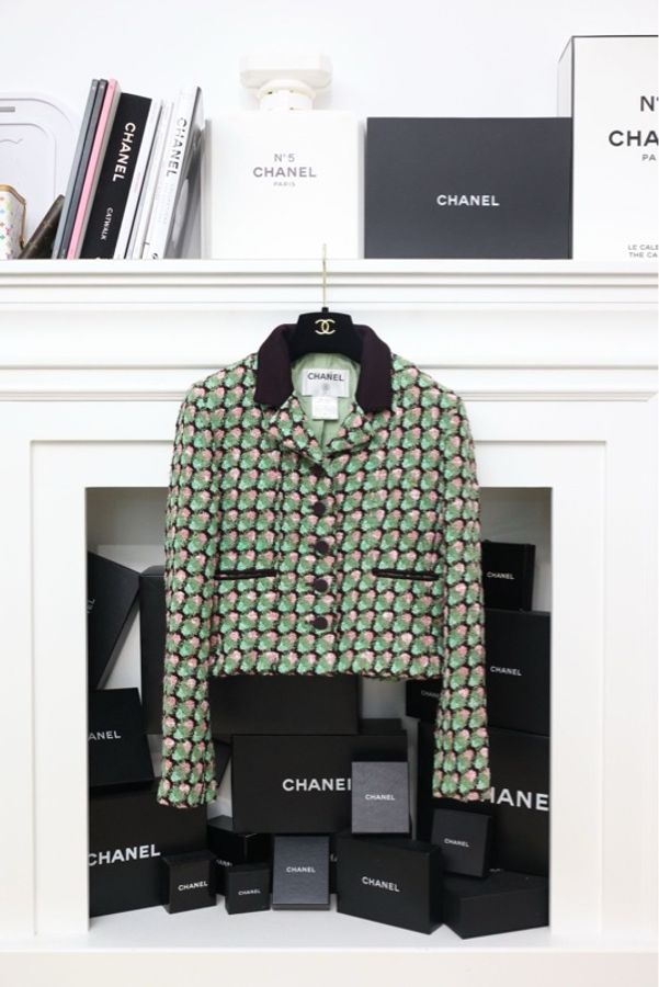 Chanel 02年蜜瓜桃桃两口袋crop短外套半裙套装-2