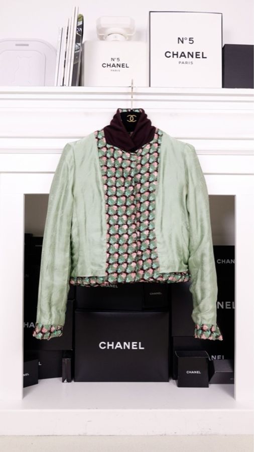 Chanel 02年蜜瓜桃桃两口袋crop短外套半裙套装-15