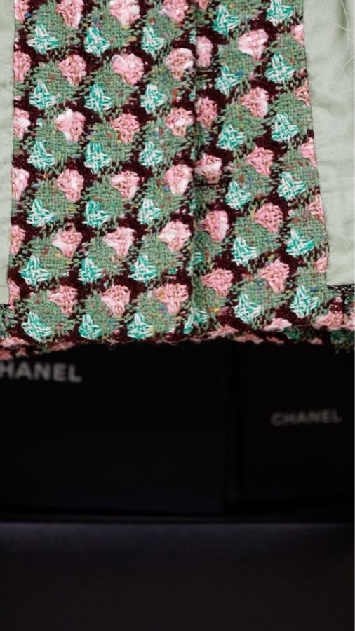 Chanel 02年蜜瓜桃桃两口袋crop短外套半裙套装-41
