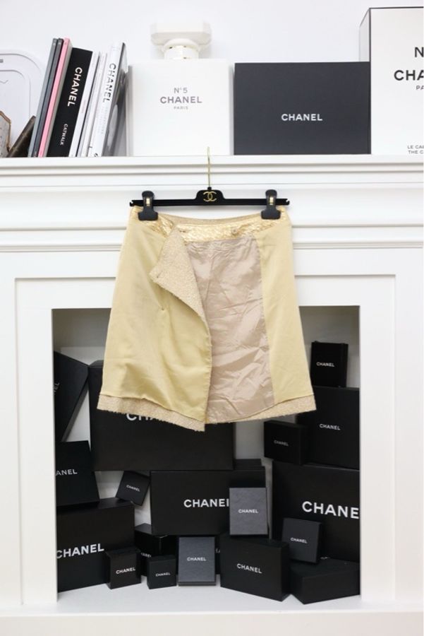 Chanel 96年秀款米黄色四口袋西阵织翻领外套半裙马甲三件套套装-7