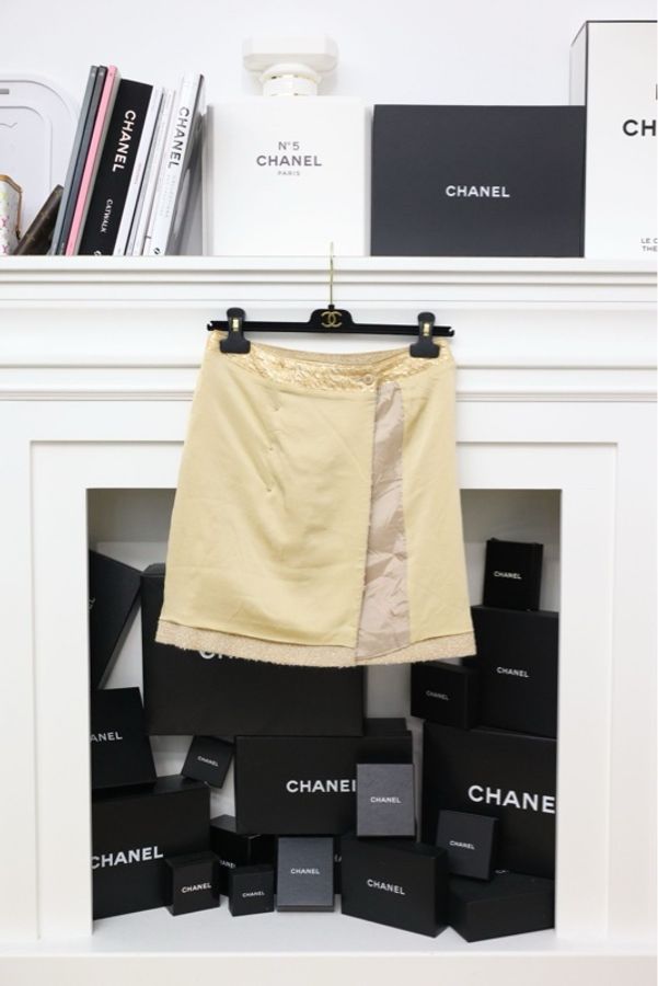 Chanel 96年秀款米黄色四口袋西阵织翻领外套半裙马甲三件套套装-10