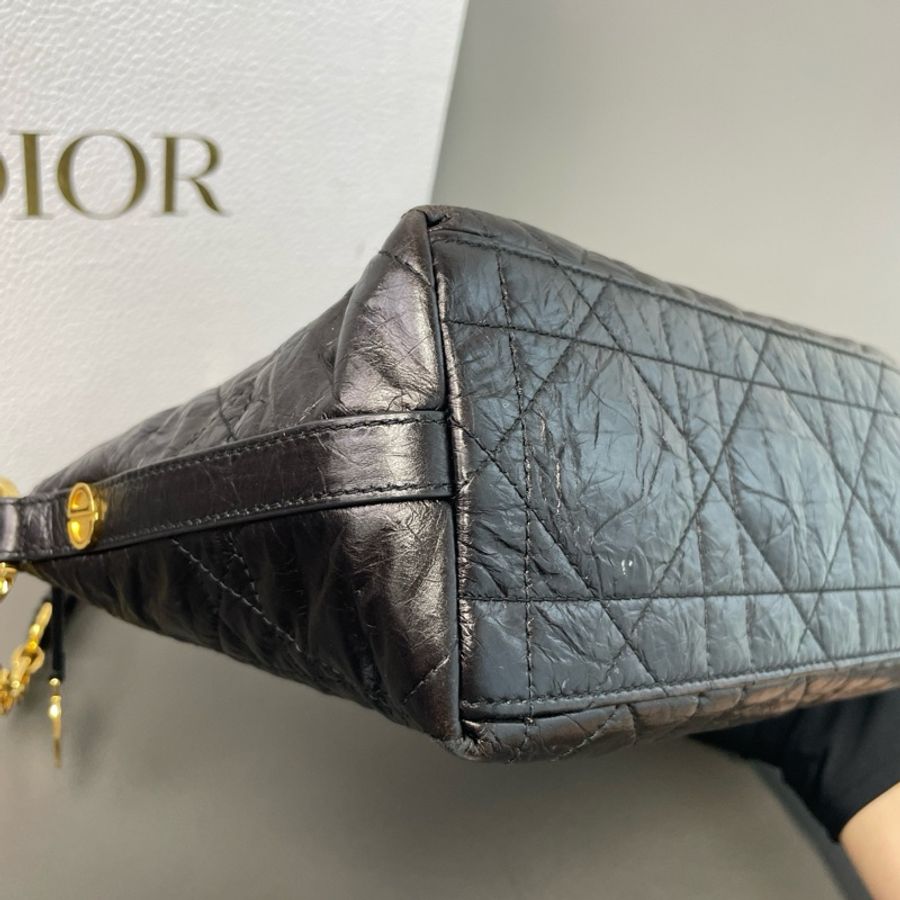 Dior/迪奧 黑金油蠟皮星星Diorstar hobo 褶皺牛皮革超大藤格紋飯盒包腋下-4