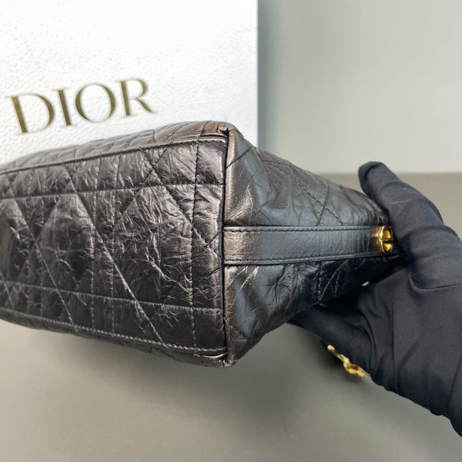 Dior/迪奧 黑金油蠟皮星星Diorstar hobo 褶皺牛皮革超大藤格紋飯盒包腋下-5