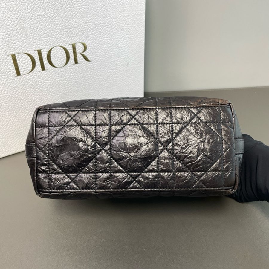Dior/迪奧 黑金油蠟皮星星Diorstar hobo 褶皺牛皮革超大藤格紋飯盒包腋下-6