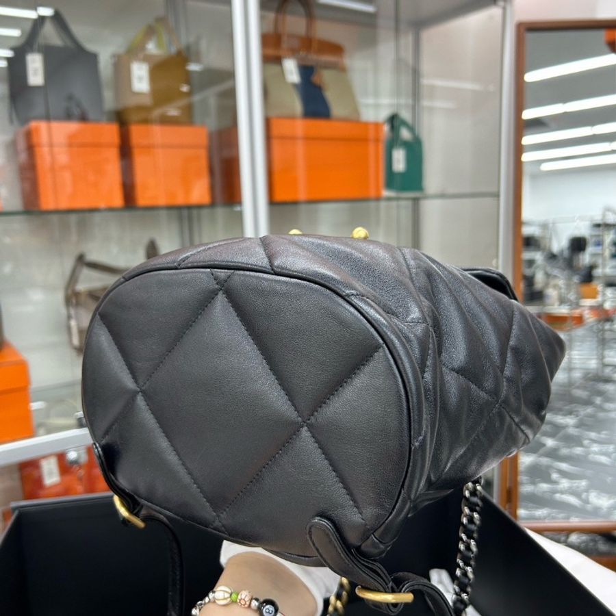 全新全配🖤#香奈兒 #24c #黑金19雙肩包 #有購證 #晶片款-7