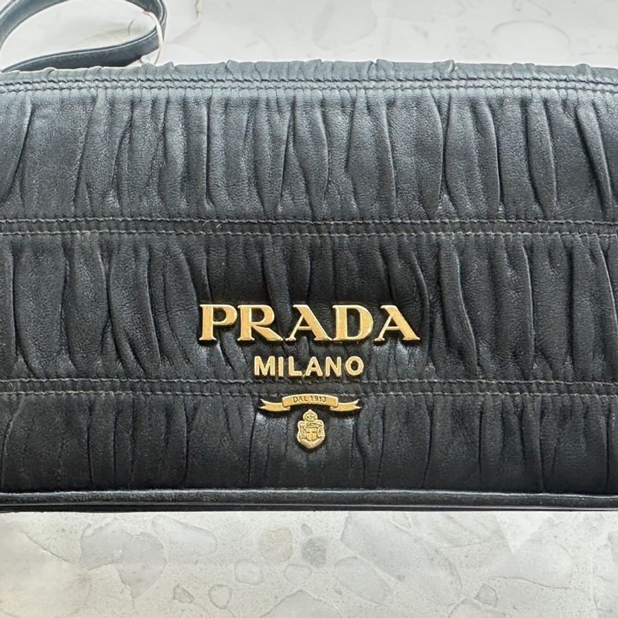 98新🖤🌙#prada #黑色褶皺 #翻蓋斜挎包-15
