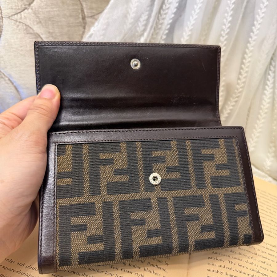 芬迪 經典 老花 翻蓋 長夾 鏈帶包 斜背包 後背包 腋下包 Wallet on Chain-21
