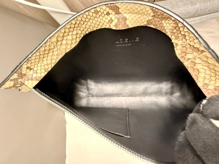 LOEWE 手拿包 T Pouch全蟒蛇皮/珍稀材質-9