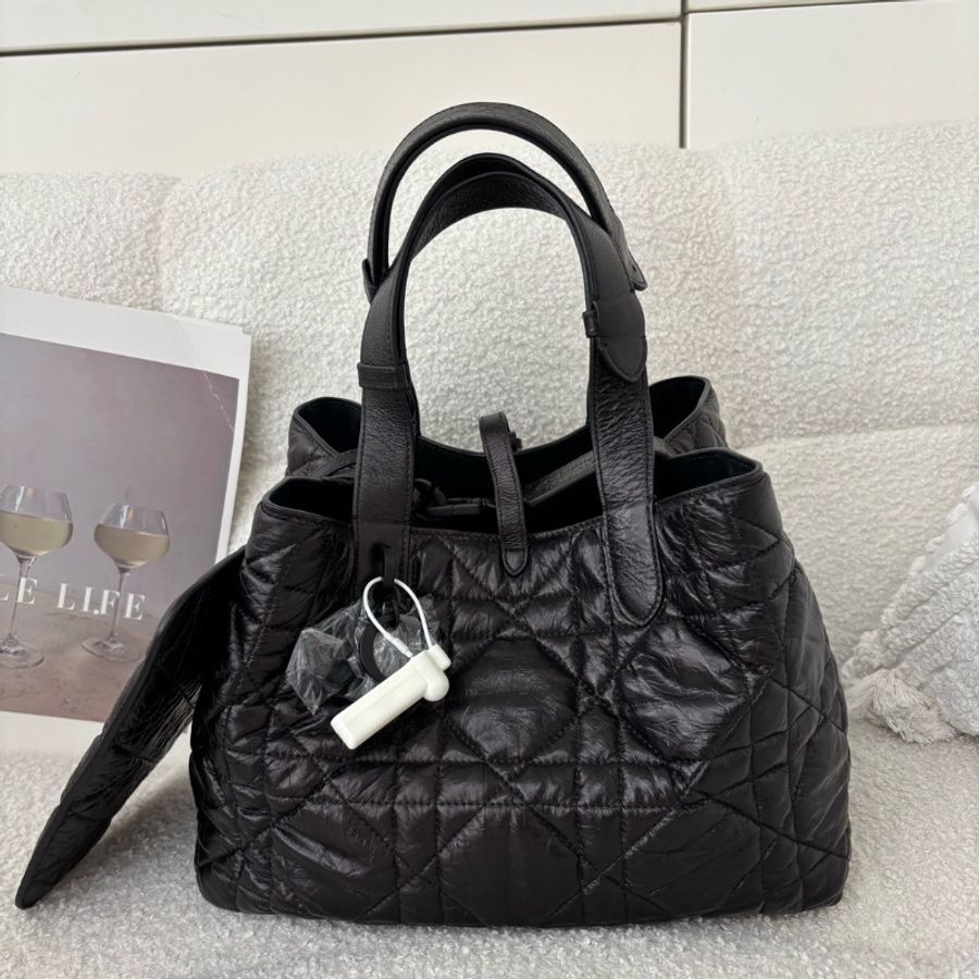 近新閒置🖤#Dior #toujours中號 #黑色油蠟皮 #塵袋購證-3