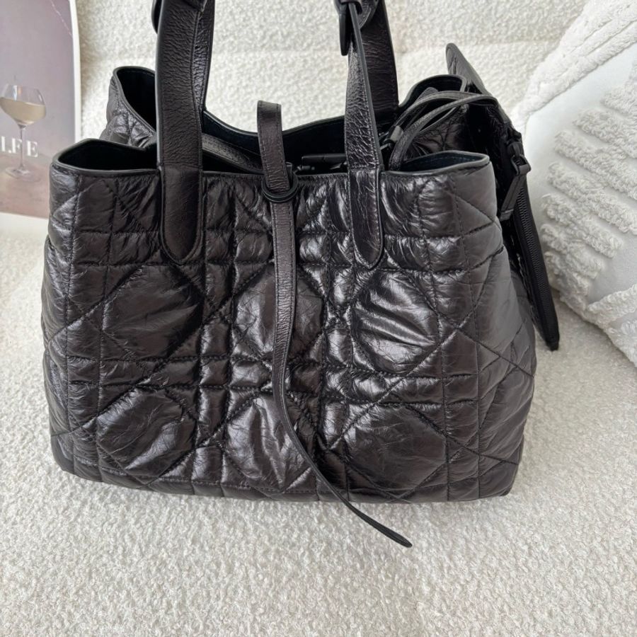 近新閒置🖤#Dior #toujours中號 #黑色油蠟皮 #塵袋購證-12