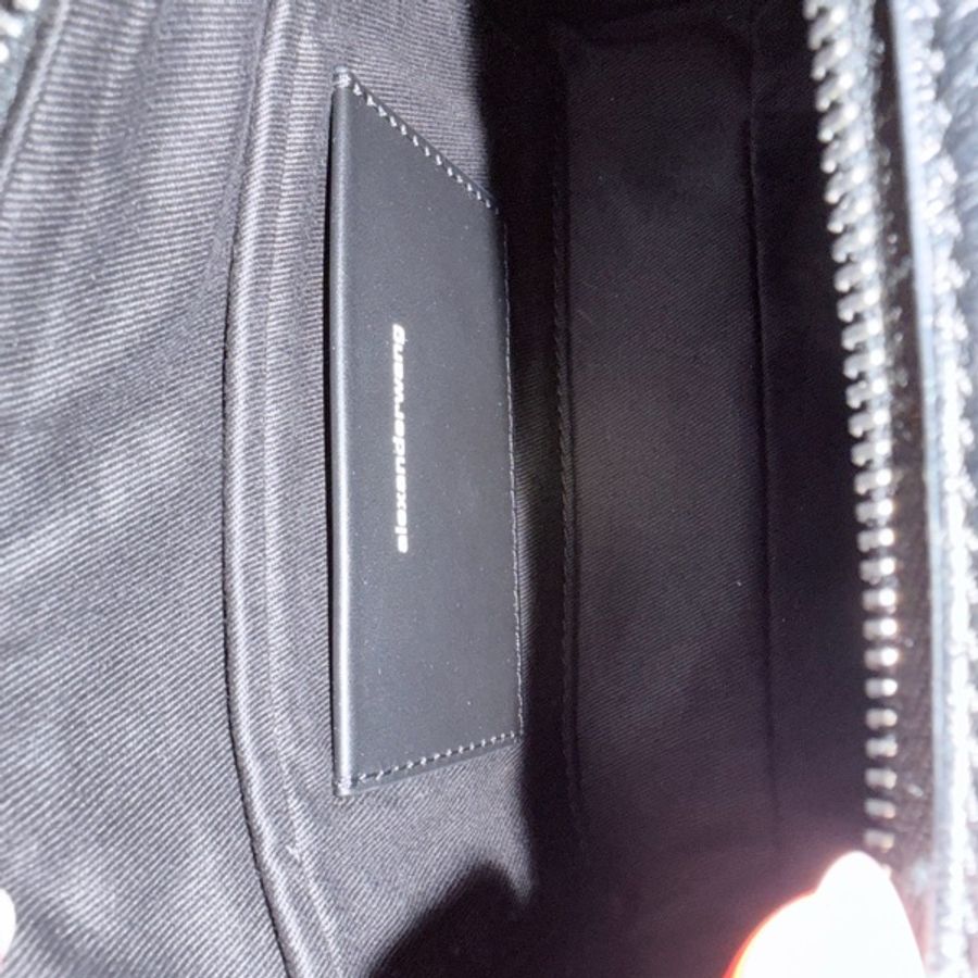 alexander wang punch 小號新月包-11