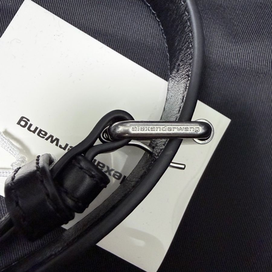 alexander wang punch 小號新月包-12