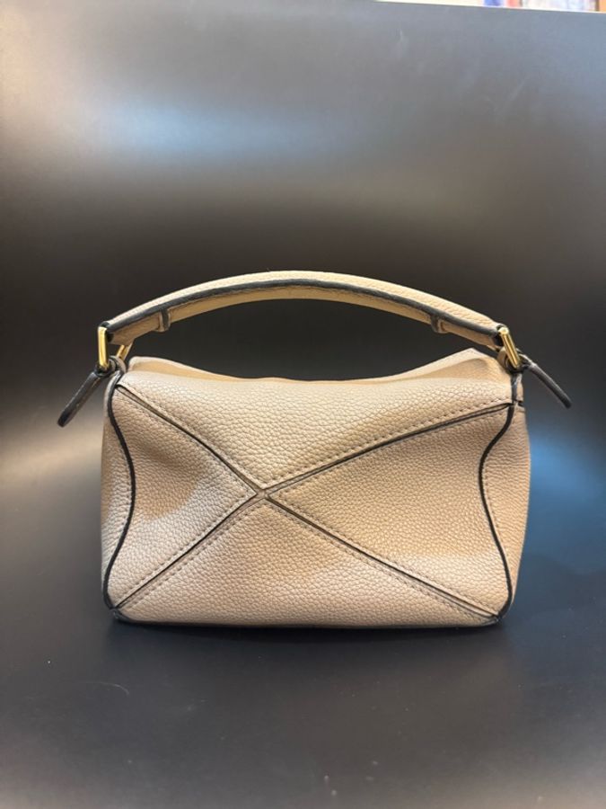 Loewe Mini puzzle Bag 沙色包-1