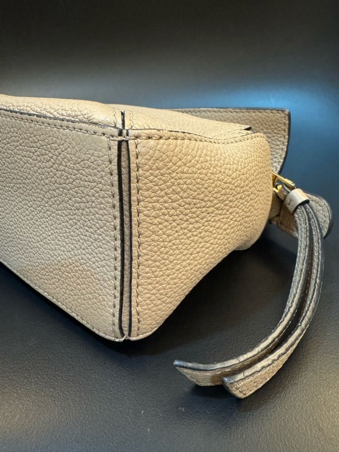 Loewe Mini puzzle Bag 沙色包-4