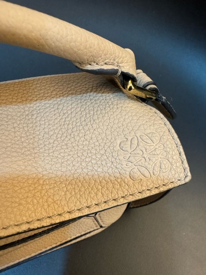 Loewe Mini puzzle Bag 沙色包-8