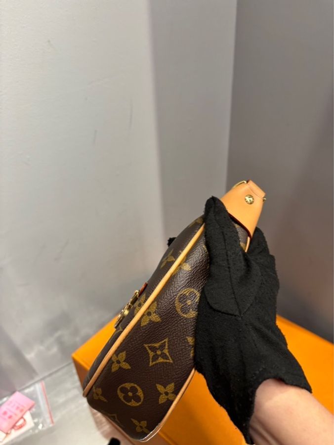 Louis Vuitton Loop 月亮包 |Classic Trend CT精品|台北東區實體-5