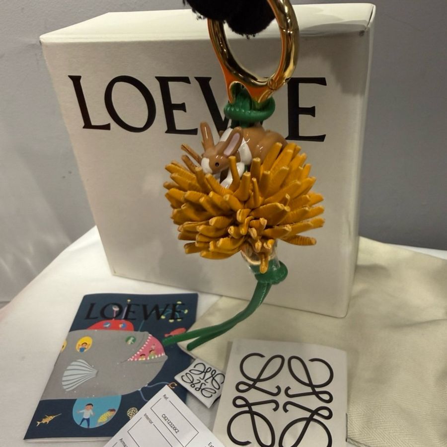 Loewe x Suna Fujita 花卉吊飾 全新｜Classic Trend CT精品｜台北東區實體-1