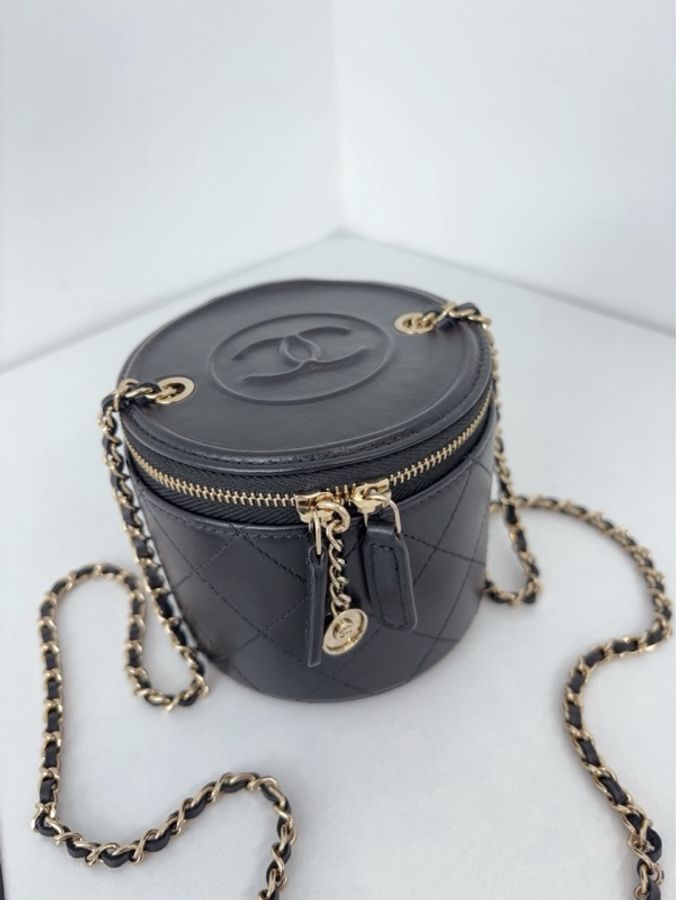 💎Chanel香奈兒|黑金菱格mini圓筒包 小金幣發財桶鏈條包 頂部浮雕雙C|閒置新-4
