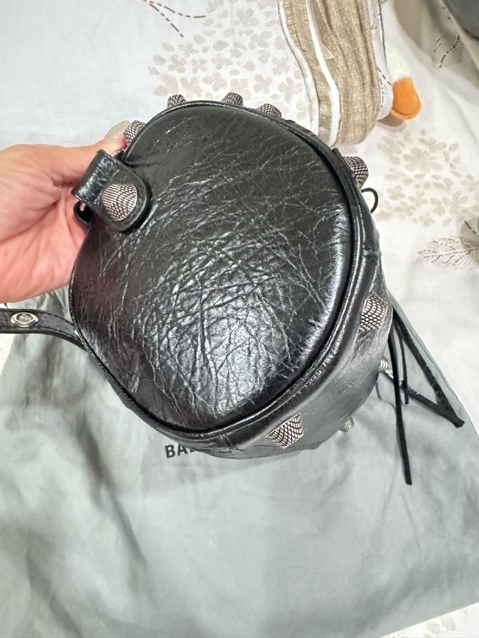 balenciaga 4.Balenciaga BAG Le Cagole 羊皮圓統包型號771716 shoulder BLACK-5