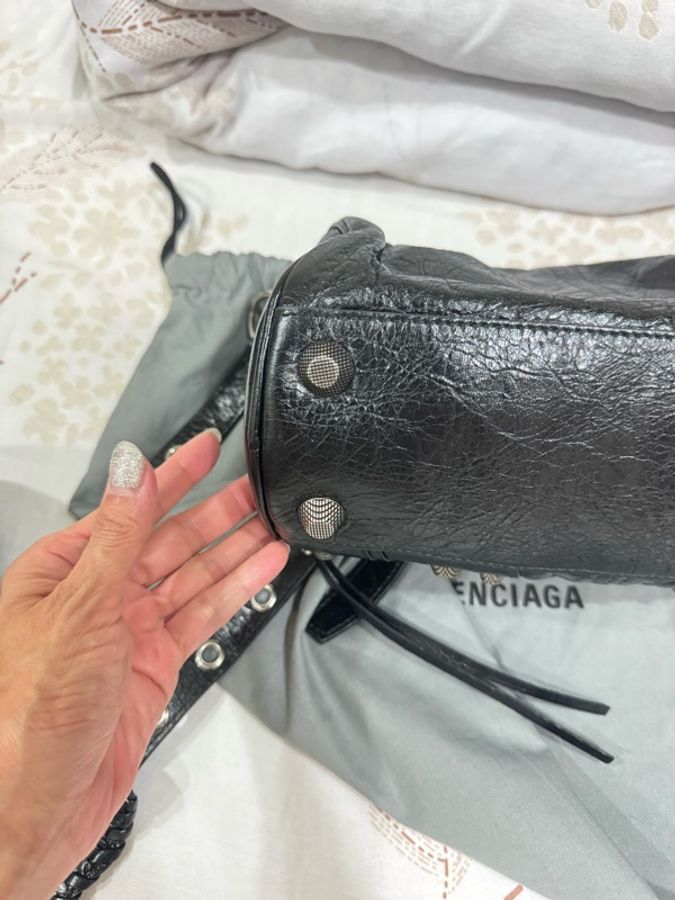 balenciaga 4.Balenciaga BAG Le Cagole 羊皮圓統包型號771716 shoulder BLACK-7