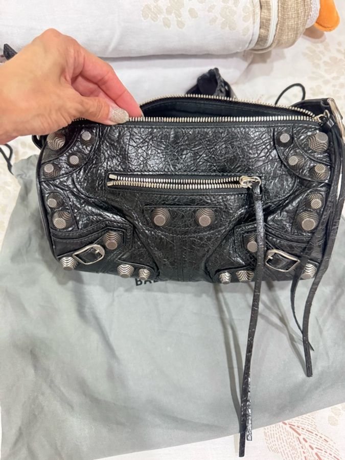 balenciaga 4.Balenciaga BAG Le Cagole 羊皮圓統包型號771716 shoulder BLACK-10