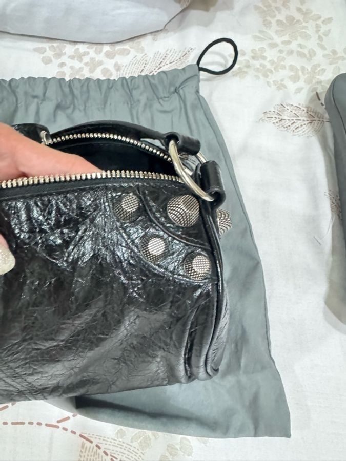 balenciaga 4.Balenciaga BAG Le Cagole 羊皮圓統包型號771716 shoulder BLACK-11