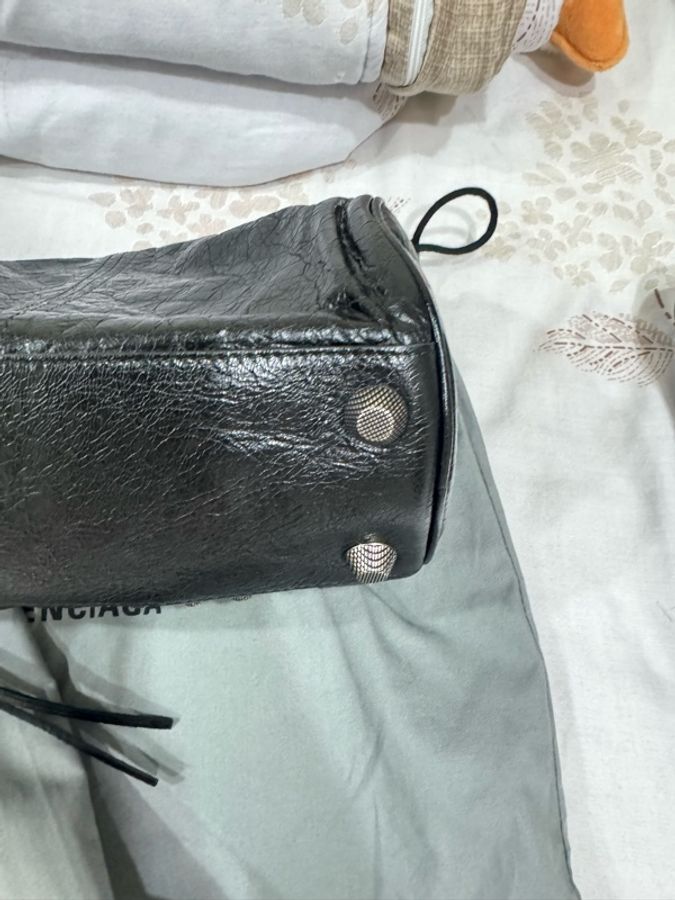 balenciaga 4.Balenciaga BAG Le Cagole 羊皮圓統包型號771716 shoulder BLACK-12