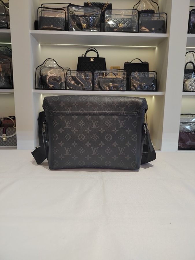 Louis Vision路易威登黑武士郵差包 塗層帆布 尺寸28*24-1