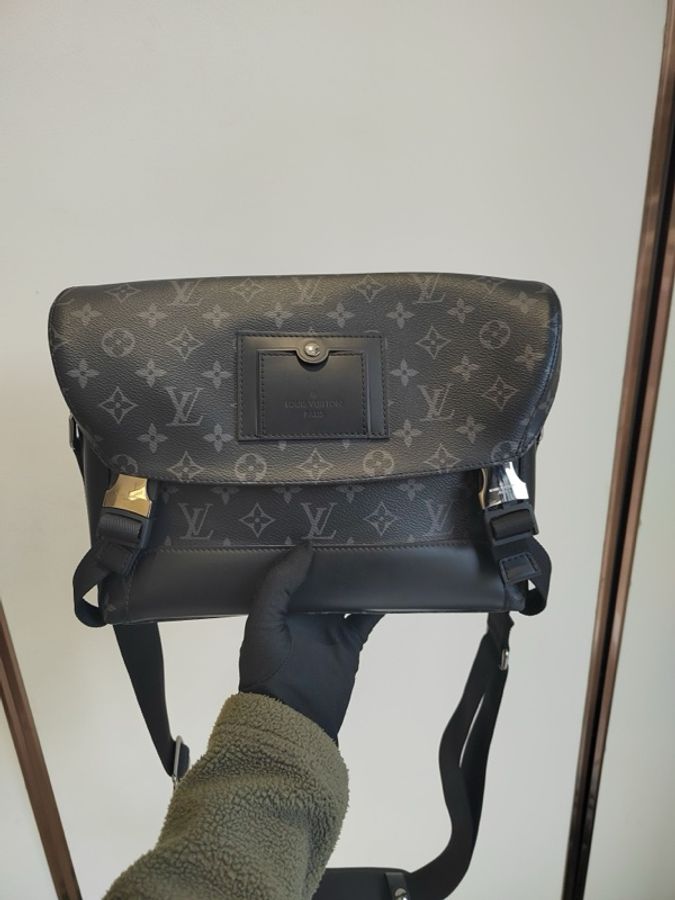 Louis Vision路易威登黑武士郵差包 塗層帆布 尺寸28*24-2