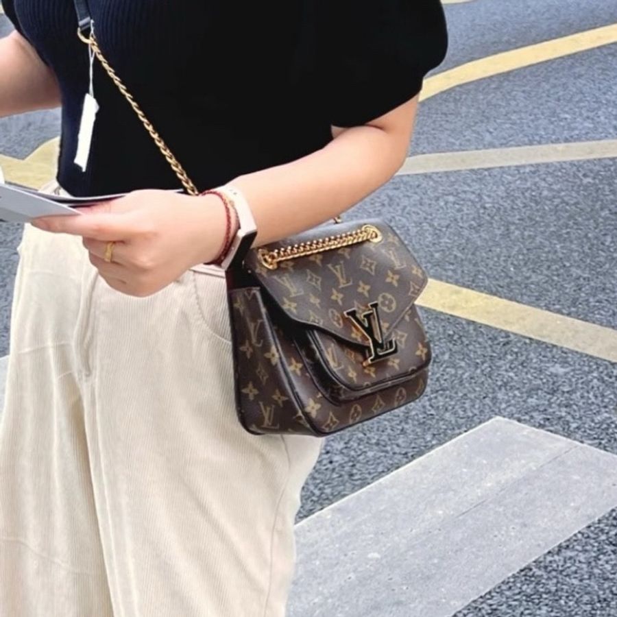 Louis Vuitton 路易威登 Passy老花郵差包，經典Monogram配色，芯片款-0
