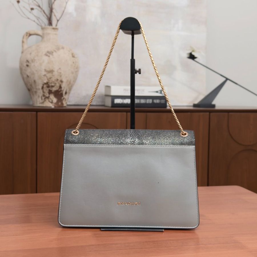 BVLGARI 灰色珍珠魚皮 蛇頭肩背斜背包 27.5*17.5*7 98新配件塵袋 鏡子-6