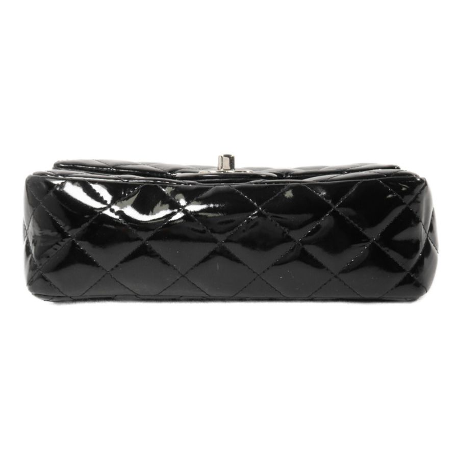 CHANEL 漆皮皮革Mini Classic 20鏈帶肩背袋-3