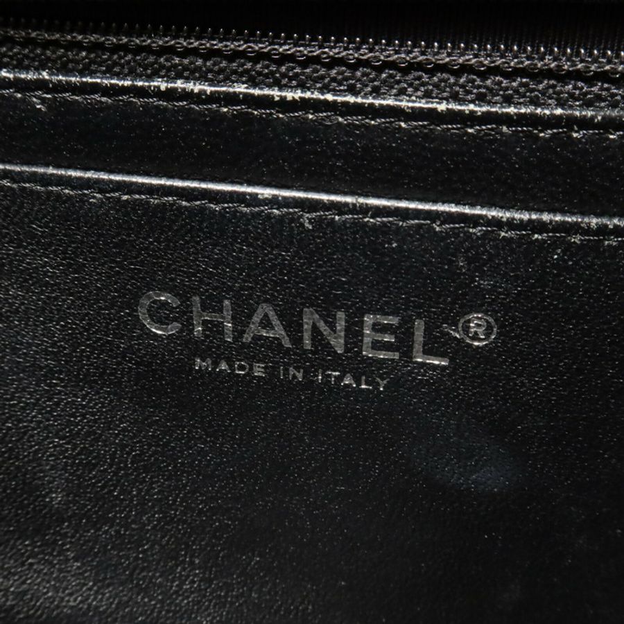 CHANEL 漆皮皮革Mini Classic 20鏈帶肩背袋-5