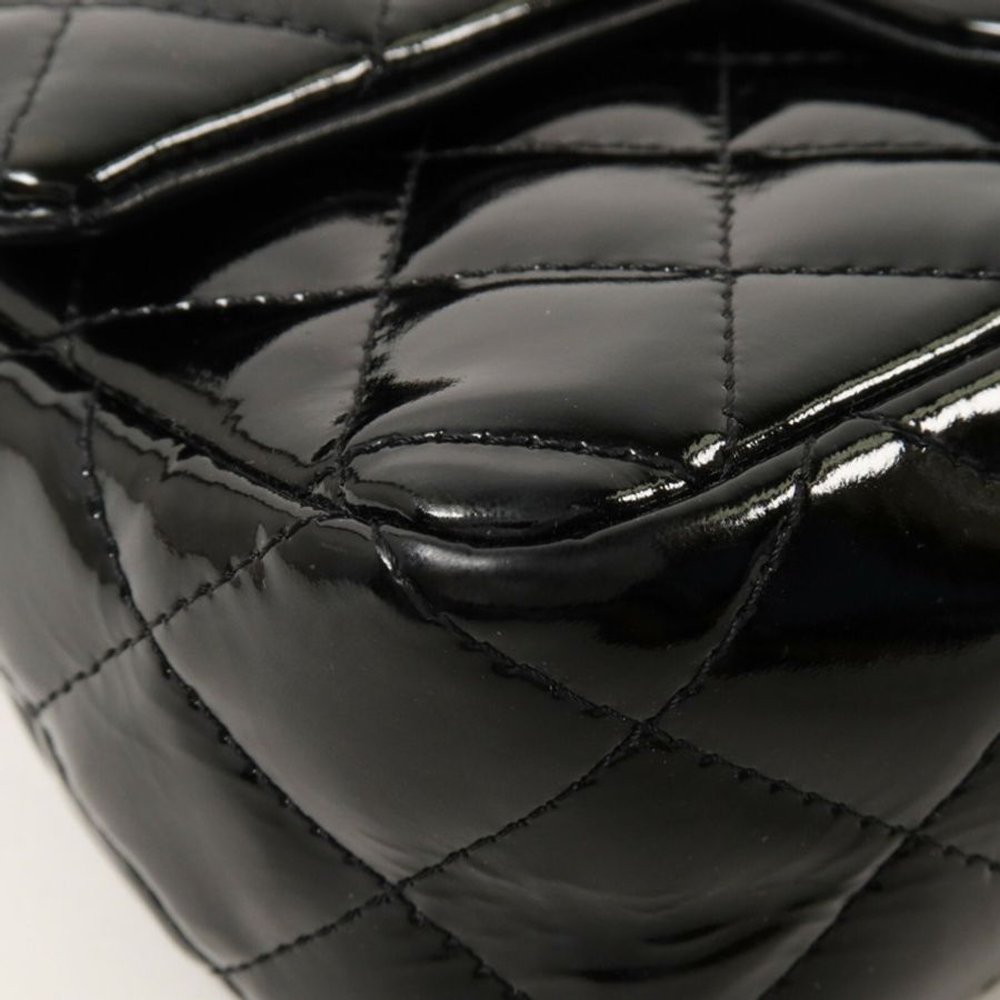 CHANEL 漆皮皮革Mini Classic 20鏈帶肩背袋-9
