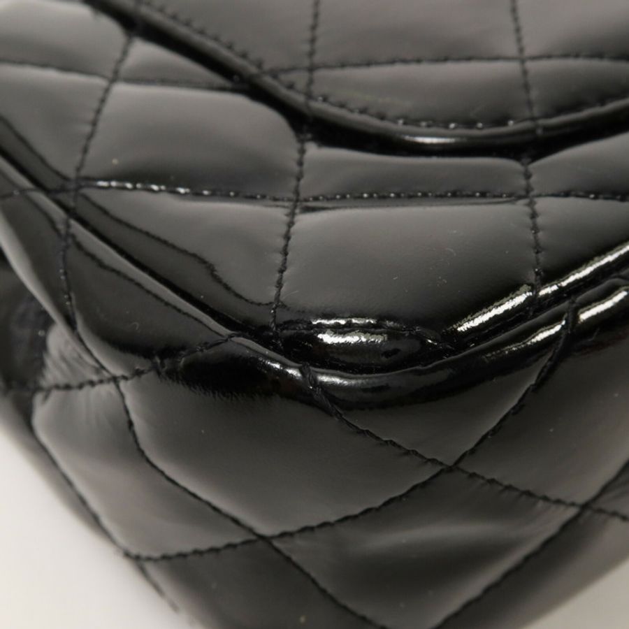 CHANEL 漆皮皮革Mini Classic 20鏈帶肩背袋-11