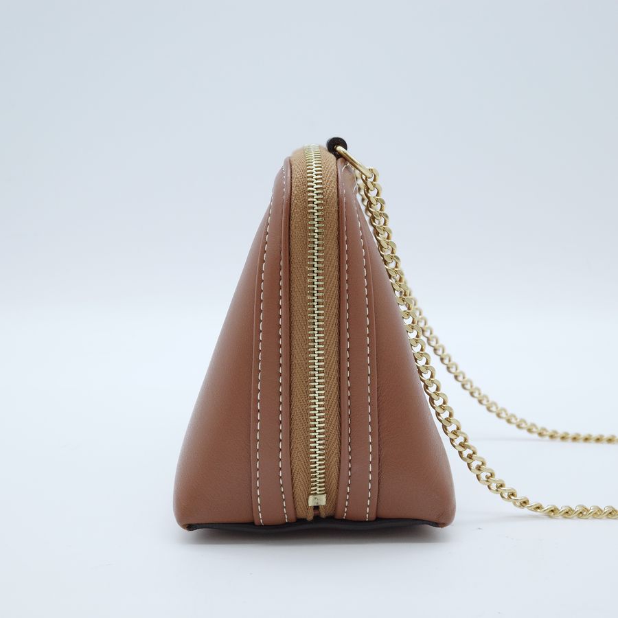 Celine 經典 Cuir Triomphe 凱旋門立體皮雕小牛皮 焦糖色 金屬鏈條相機包 斜背包-3