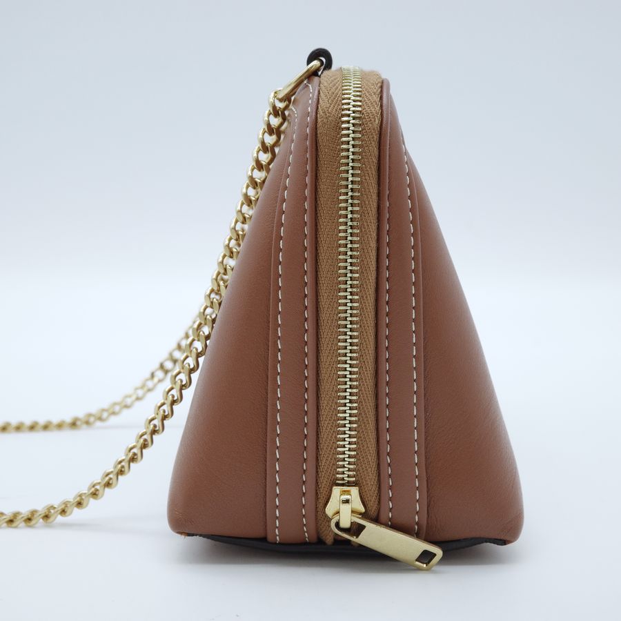 Celine 經典 Cuir Triomphe 凱旋門立體皮雕小牛皮 焦糖色 金屬鏈條相機包 斜背包-4