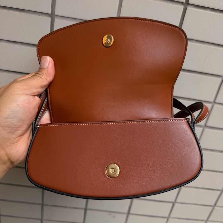 Celine 賽琳 TABOU光滑牛皮革飾帶手包-7