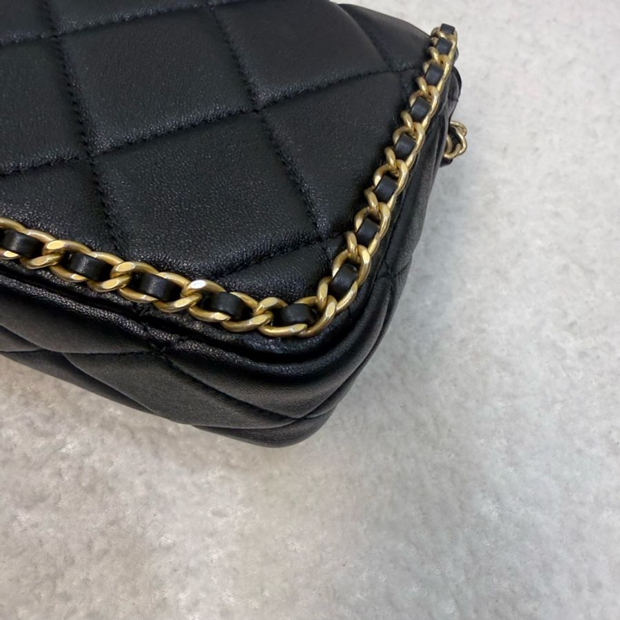 Chanel黑金羊皮菱格皮穿鏈滾邊mini 口蓋包-10