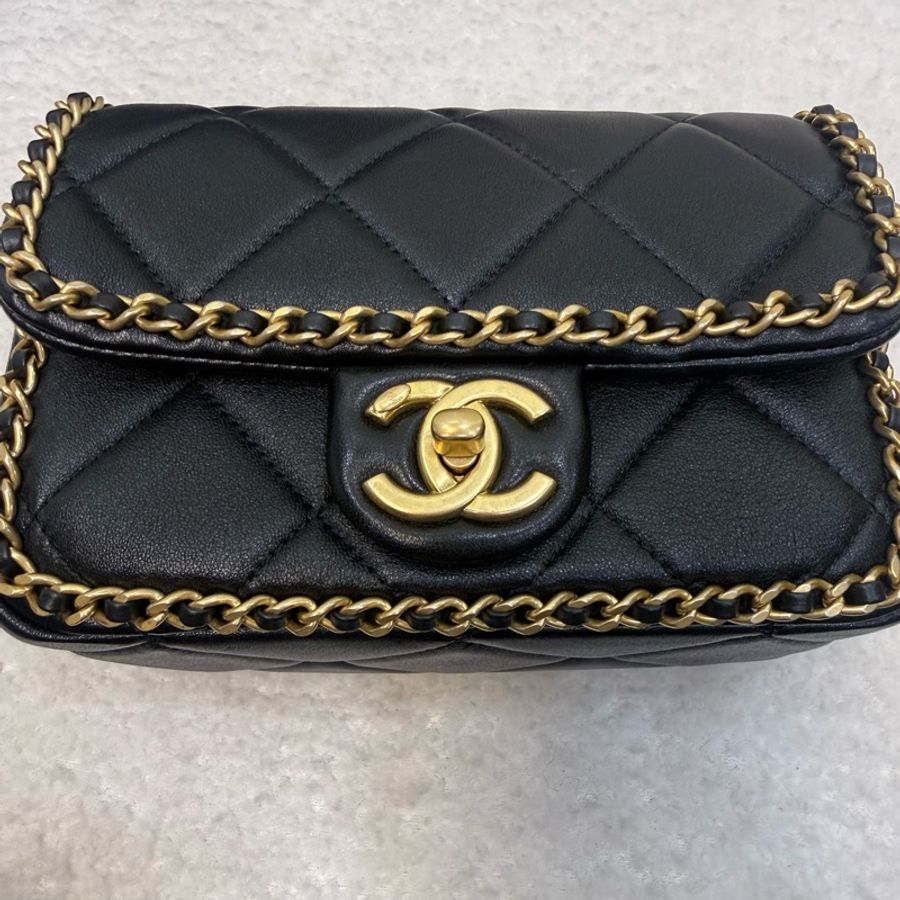 Chanel黑金羊皮菱格皮穿鏈滾邊mini 口蓋包-15