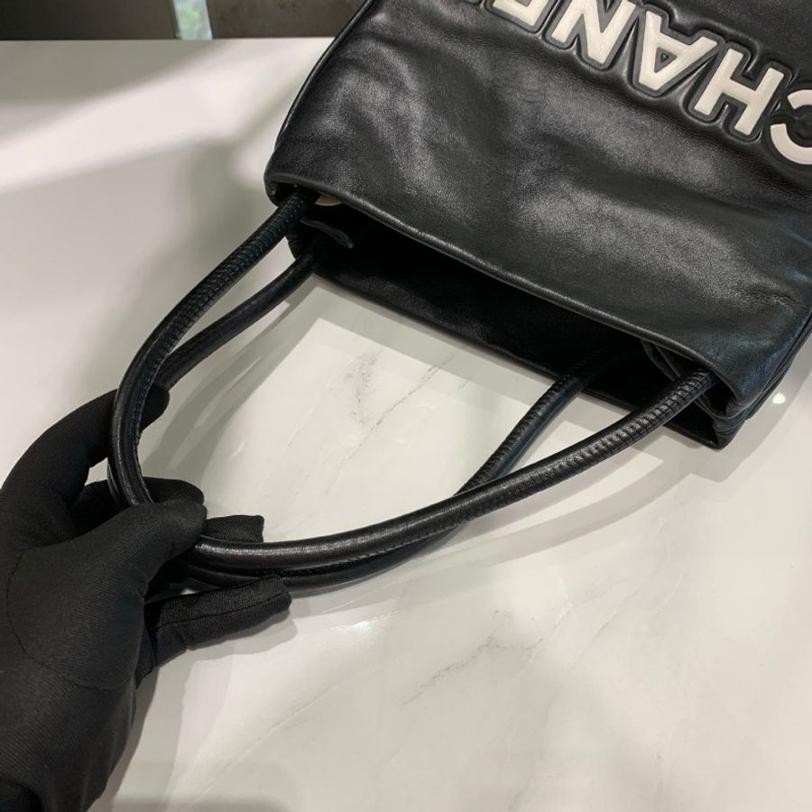 二手正品香奈兒chanel vintage雙面山茶花托特包 正常使用痕跡 整體品相佳 辨識度極高 可腋下、斜挎。-2