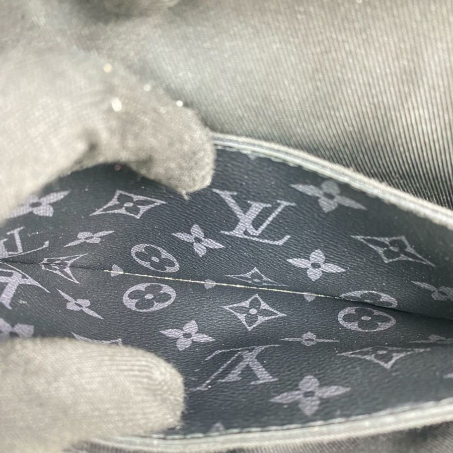 △ LOUIS VUITTON 路易·威登 Black Coated Canvas Monogram Eclipse Montsouris Wearable Wallet Shoulder Bag 黑色塗層帆布經典老花肩背包 M83567-267014352-8