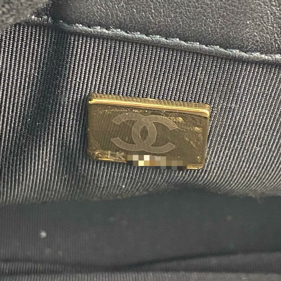 △ CHANEL 香奈兒 Black Lambskin Boy 25 Gold Tone Metal Chain Shoulder Bag 黑色小羊皮金色金屬鎖鏈肩背包 A67086-267014624-19