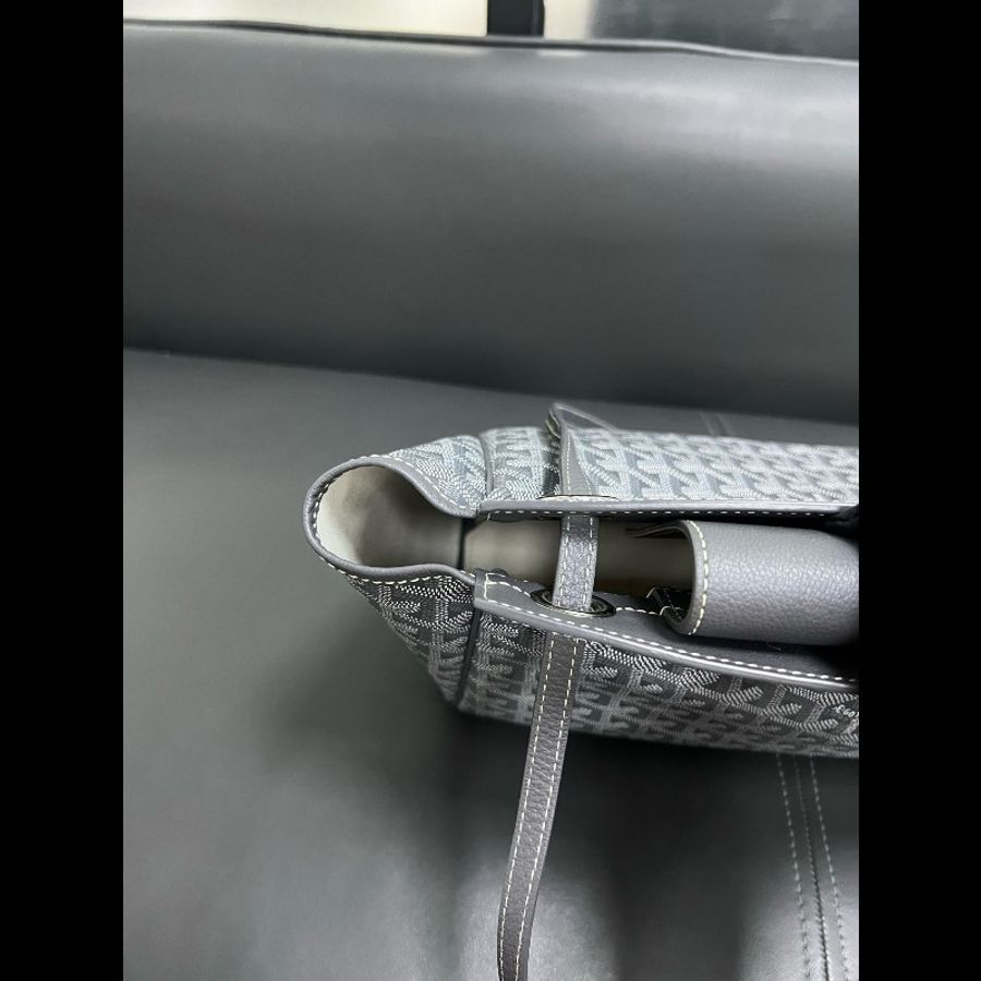 Goyard rouette
灰色托特包-17